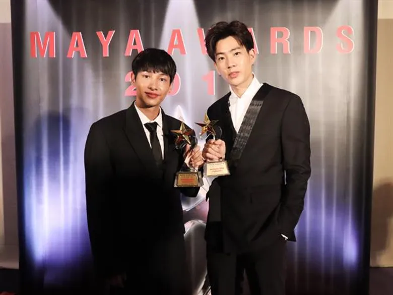 “คริส-สิงโต-ออฟ-กัน” สุดดีใจ!!!! คว้ารางวัล “นักร้องสตริงชาย,หนุ่มเจ้าเสน่ห์,ดาราคู่ขวัญ (คู่จิ้น) ขวัญใจมหาชน” ในงาน “MAYA AWARDS 2019”