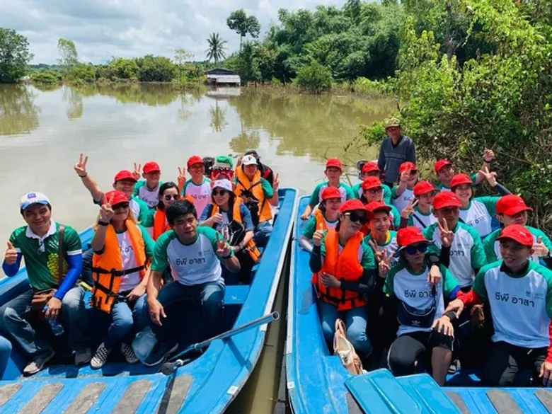 เครือซีพี ยืนหยัดเคียงข้างคนไทยสู้ภัยพิบัติ ขนทัพซีพีอาสาร่วมแรงร่วมใจลงพื้นที่ช่วยผู้ประสบภัยน้ำท่วม มอบถุงยังชีพและเครื่องอุปโภคบริโภคบรรเทาความเดือดร้อนของพี่น้องประชาชน จ.อุบลราชธานี