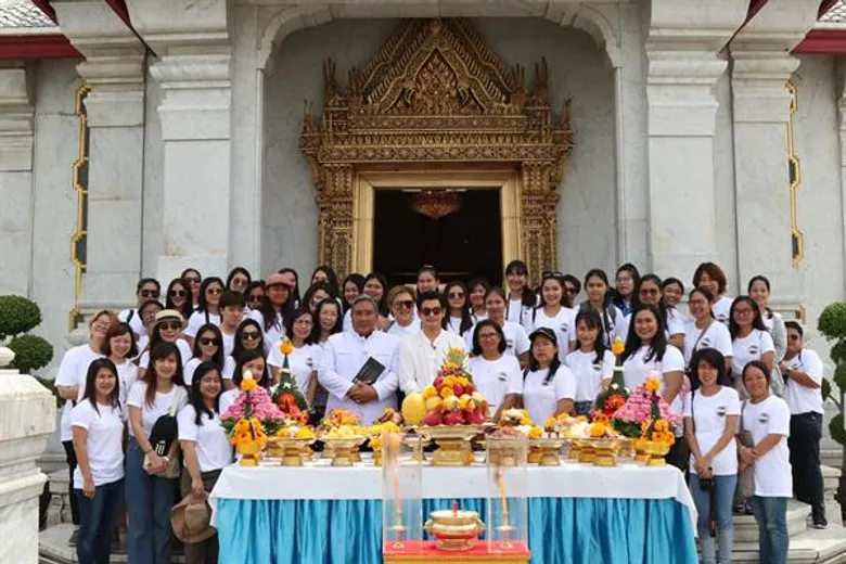 “ฌอห์ณ” หาฤกษ์ดี นำทีมแฟนคลับ ทำบุญ-ไหว้พระ เสริมดวงชะตา