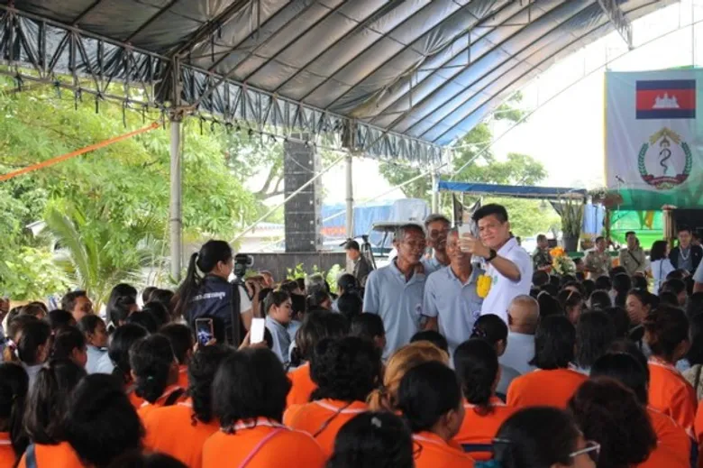 รมช.สธ. เปิดศูนย์บริการสุขภาพและส่งต่อข้ามพรมแดน อ.โป่งน้ำร้อน จ.จันทบุรี