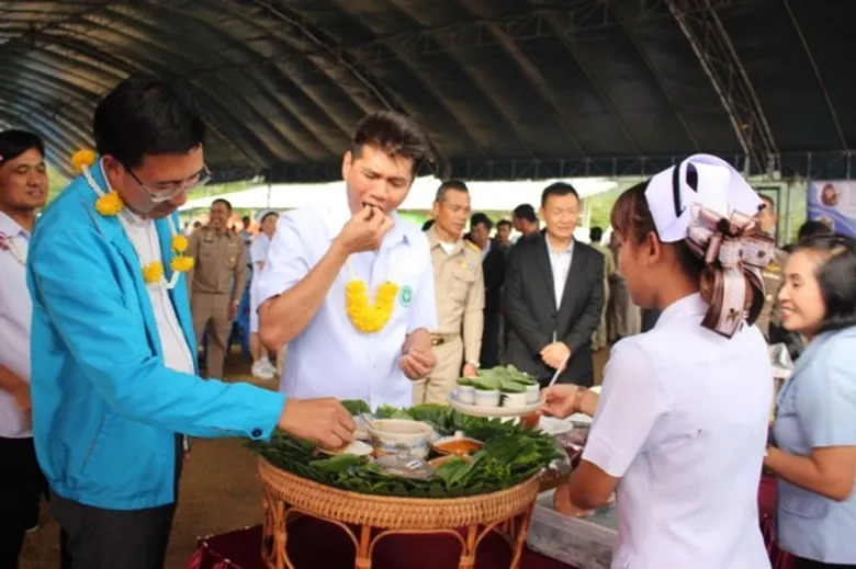 รมช.สธ. เปิดศูนย์บริการสุขภาพและส่งต่อข้ามพรมแดน อ.โป่งน้ำร้อน จ.จันทบุรี