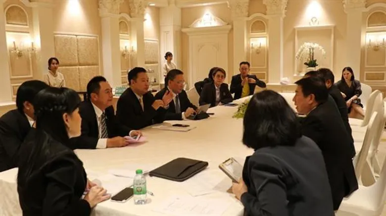 ภาพข่าว: ธพว. ร่วมประชุมขับเคลื่อนการพัฒนาเศรษฐกิจฐานรากอย่างยั่งยืน“ประชารัฐสร้างไทย”