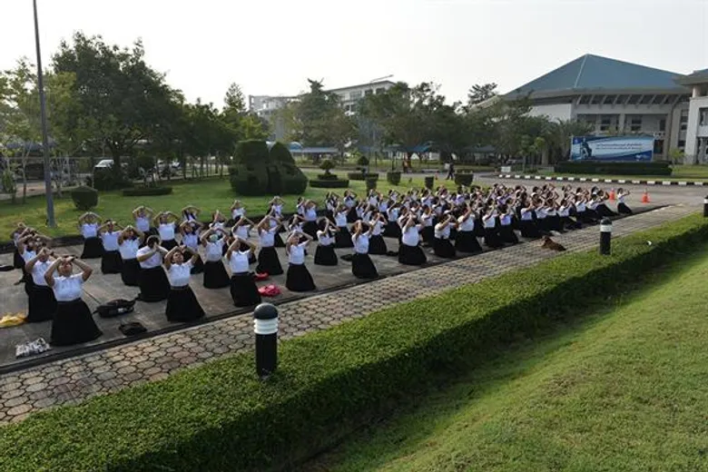 ม.อ.ตรัง จัดพิธีถวายถวายตัวเป็นลูกพระราชบิดา และวางพวงมาลา เนื่องใน “วันมหิดล” ประจำปี 2562