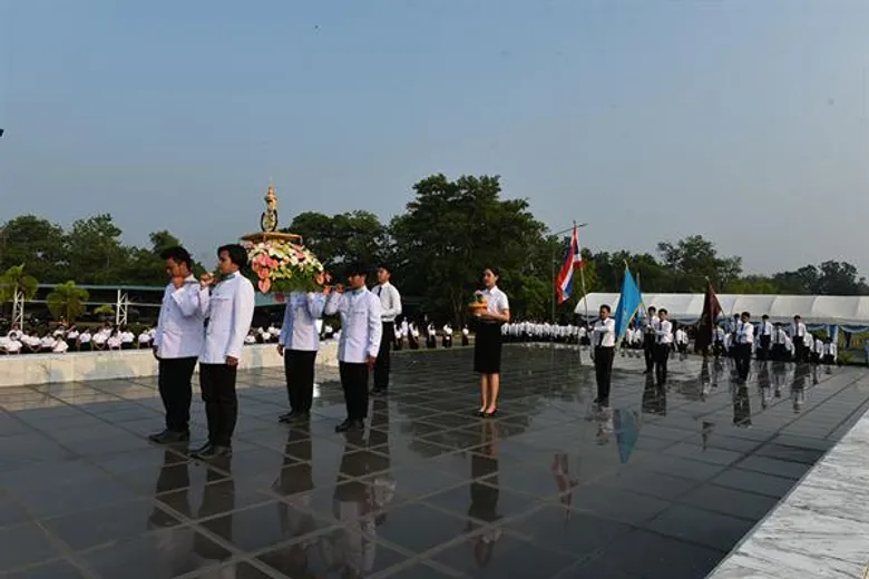 ม.อ.ตรัง จัดพิธีถวายถวายตัวเป็นลูกพระราชบิดา และวางพวงมาลา เนื่องใน “วันมหิดล” ประจำปี 2562