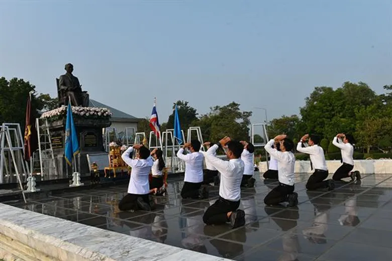 ม.อ.ตรัง จัดพิธีถวายถวายตัวเป็นลูกพระราชบิดา และวางพวงมาลา เนื่องใน “วันมหิดล” ประจำปี 2562