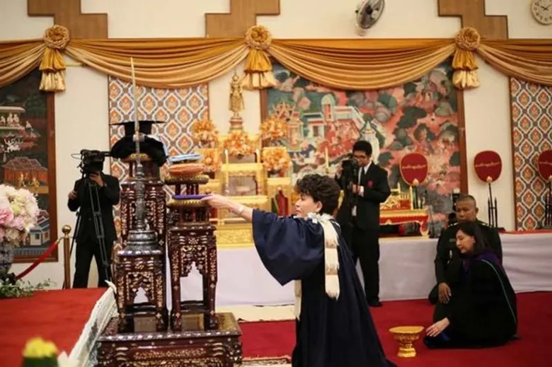 ม.ศรีปทุม ถวายปริญญาดุษฎีบัณฑิตกิตติมศักดิ์และสวดพระอภิธรรมเจ้าประคุณสมเด็จพระพุทธชินวงศ์