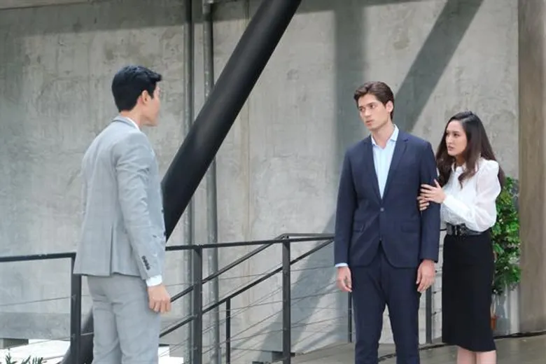 “นนท์” หึง “แซนดี้” แรงฟาดหมัดใส่ “ณัฐ” หวิดหลับกลางอากาศ