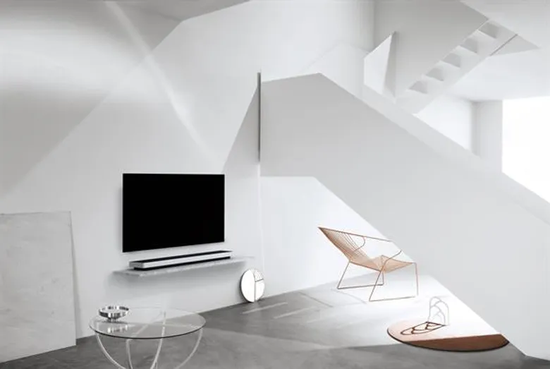 สัมผัสประสบการณ์ใหม่กับซาวด์บาร์รุ่นแรก “Beosound Stage” จาก Bang & Olufsen