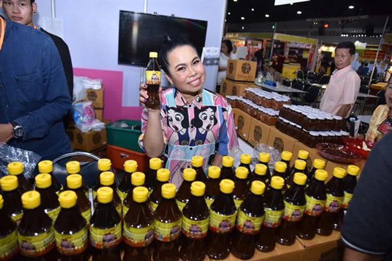 “ร้านเด็ดแฟร์ครั้งที่3” เริ่มระเบิดความอร่อย ศิลปินดารายกทัพมาแน่นฮอลล์! อาหาร, สินค้าแฟชั่น และของตกแต่งบ้าน วันนี้ - 29 กันยายน 62