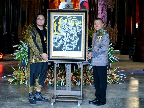 วธ.รวมใจคนรักงานศิลปะ ศิลปินแห่งชาติ เปิดงาน “วันถวัลย์ ดัชนี” ปี 62 มอบรางวัล Thawan Duchanee Arts and Culture Prize แก่บุคคลสำคัญ-สร้างคุณประโยชน์ต่อวงการศิลปะ พร้อมมอบทุนเด็กนักเรียน นักศึกษา จัดกาดหมั้วคัวศิลป์ ตลาดนัดศิลปะ หนุนเชียงรายเป็นเมืองแห่งศิ