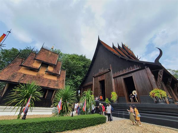 วธ.รวมใจคนรักงานศิลปะ ศิลปินแห่งชาติ เปิดงาน “วันถวัลย์ ดัชนี” ปี 62 มอบรางวัล Thawan Duchanee Arts and Culture Prize แก่บุคคลสำคัญ-สร้างคุณประโยชน์ต่อวงการศิลปะ พร้อมมอบทุนเด็กนักเรียน นักศึกษา จัดกาดหมั้วคัวศิลป์ ตลาดนัดศิลปะ หนุนเชียงรายเป็นเมืองแห่งศิ