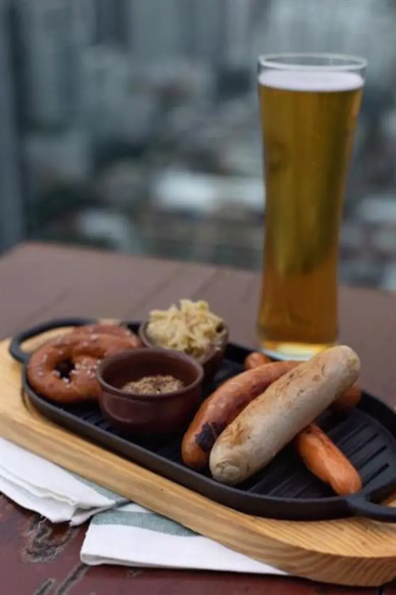 “เฉลิมฉลองเทศกาล Oktoberfest ที่บรูสกี้” โรงแรมเรดิสัน บลู พลาซ่า กรุงเทพ