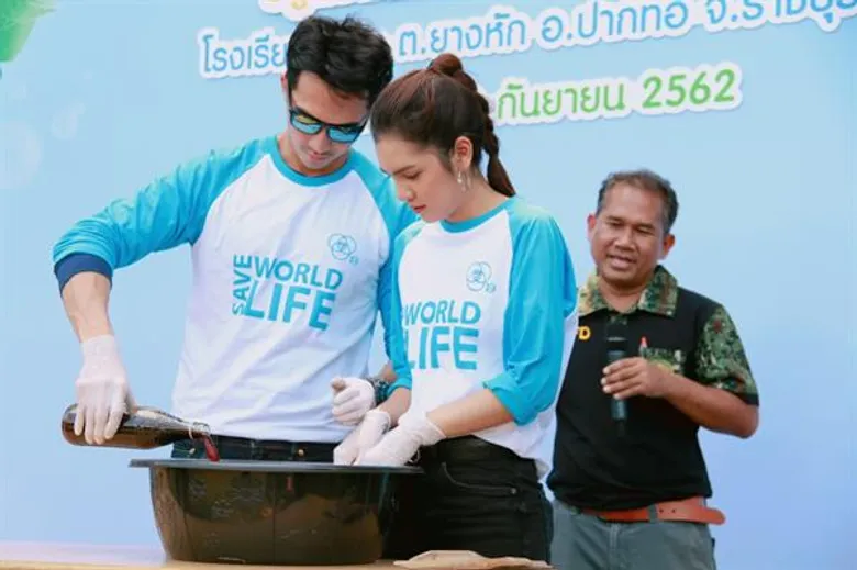 ช่อง 7HD นำนักแสดง “ร้อยป่า” พร้อมผนึกกำลังจิตอาสาร่วมกิจกรรม “ปันรัก คืนผืนป่า สู่ผืนดิน” ปี 4 ในโครงการ “7 สี ปันรักให้โลก”