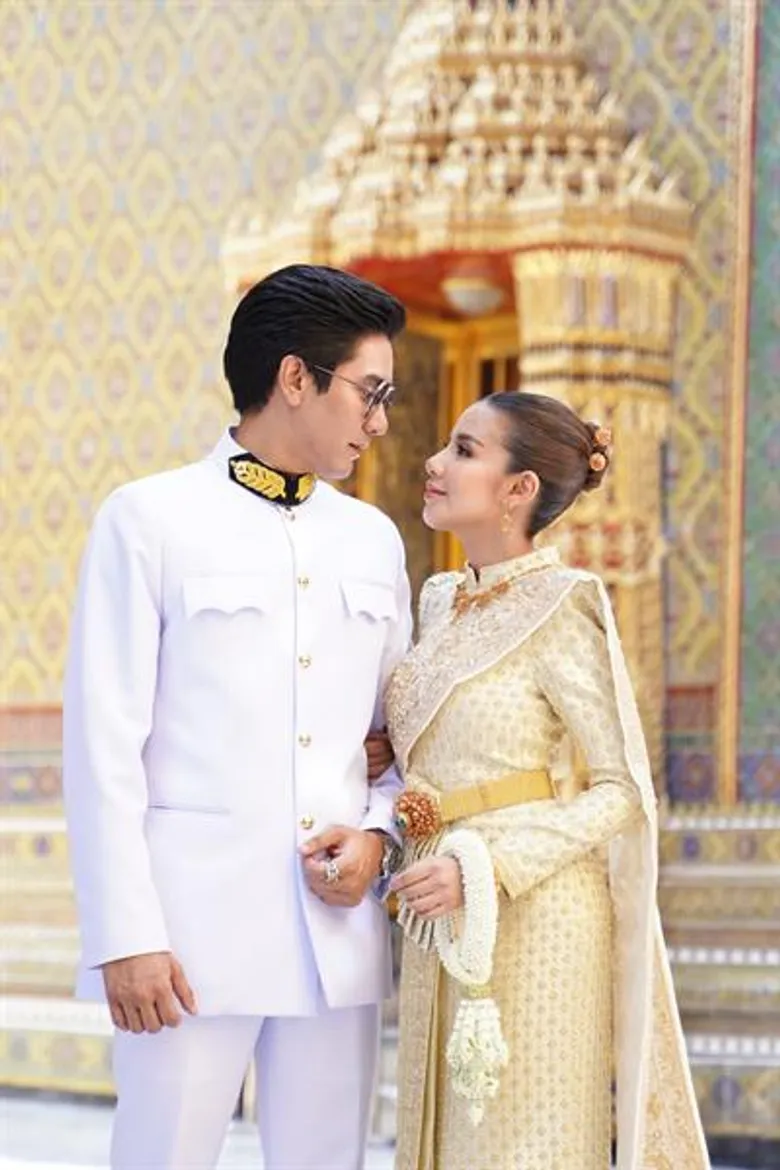มงคลแห่งชีวิตคู่ “ใบเตย อาร์สยาม – ดีเจแมน พัฒนพล” เข้าเฝ้า-รับประทานน้ำสังข์จาก “สมเด็จพระสังฆราช”