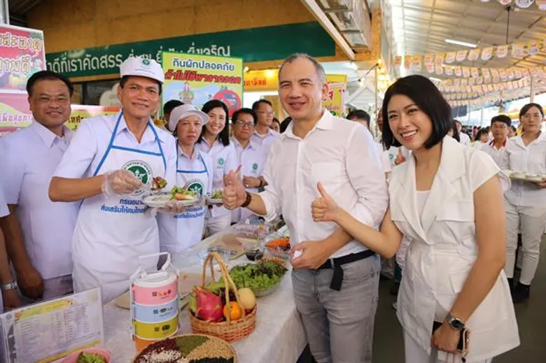 “กินเจ ปลอดภัย สุขภาพดี” ที่ตลาดยิ่งเจริญ