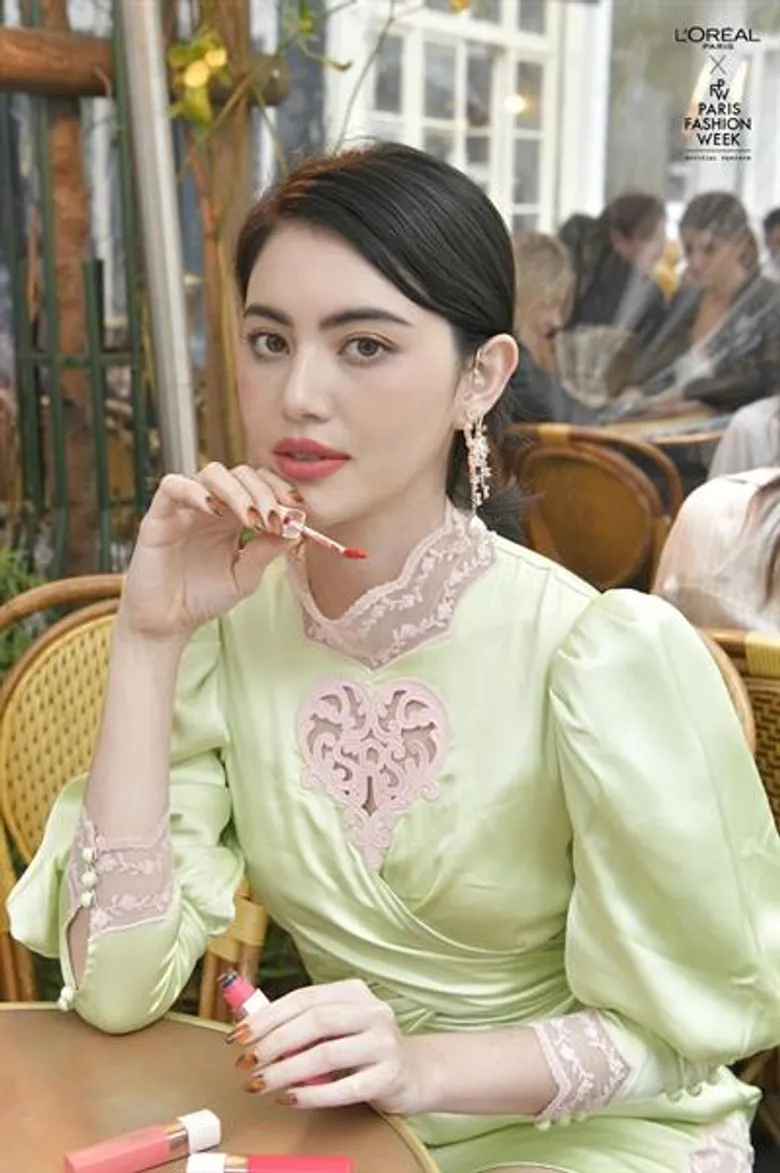 รวมทุกลุคสุดปัง! ใหม่ ดาวิกา บนรันเวย์ L’Oreal Paris Fashion Week 2019 กระทบไหล่คนดัง A-Listระดับโลกสร้างกระแสทอล์ค ออฟ เดอะ ทาวน์ ชั่วข้ามคืน!