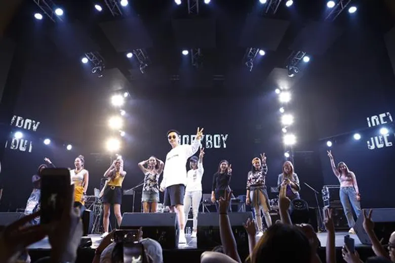 'โจอี้ บอย’ & 'Urboy TJ’ เขย่าเวทีให้ลุกเป็นไฟแดนซ์กันสุดมันส์ใน 'GSB Duo Concert’
