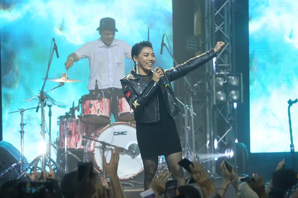 เปิดฉากรอบ “HOT TEST” สาย “ดา เอ็นโดรฟิน” สุดมันส์ AIS ZEED PRESENTS HOTWAVE MUSIC AWARDS 2019