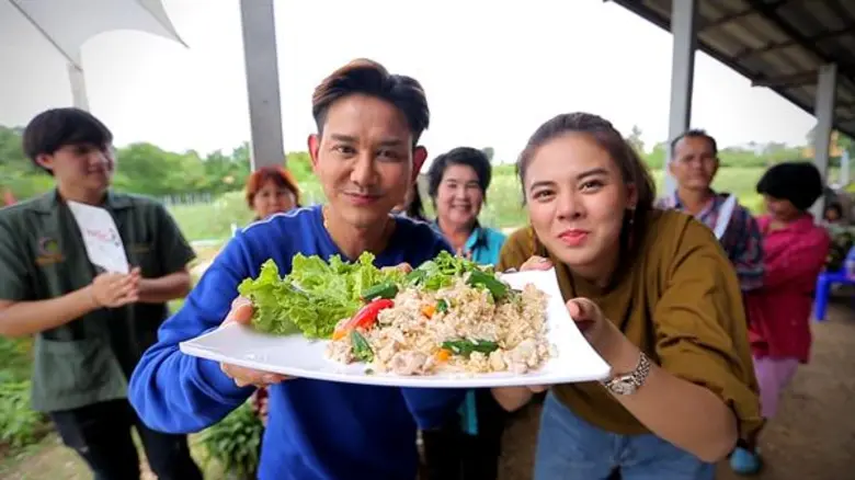 “เอ-ไชยา” ชวน “ใบเฟิร์น - พัสกร” ตะลุยสวนกระเจี๊ยบเขียว