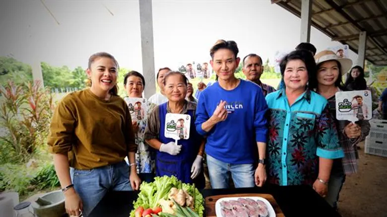 “เอ-ไชยา” ชวน “ใบเฟิร์น - พัสกร” ตะลุยสวนกระเจี๊ยบเขียว