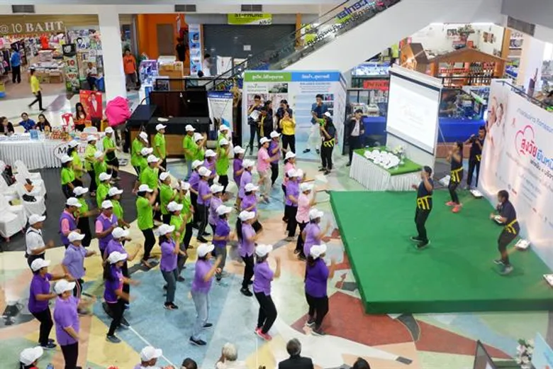 สังคมผู้สูงอายุ ดันค่าใช้จ่ายสุขภาพพุ่ง – คนเมืองเสี่ยงโรครุมเร้า กลุ่มบริษัท นัมเบอร์วัน ตอบแทนสังคม โดยร่วมมือกับเขตประเวศ