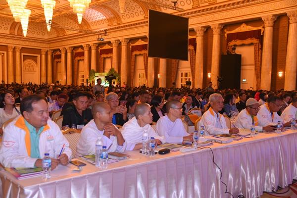 สสส. เปิดเวที “สุดยอดผู้นำชุมชนท้องถิ่นวาระสร้างสุขภาวะ13 กลุ่มประชากร” พบ 10 ปัญหากระทบสุขภาวะของชุมชน ต้องเร่งแก้ไขหนี้สินครัวเรือน-ภัยพิบัติ-จัดการอาหาร ชี้ภาวะผู้นำช่วยได้ เร่งบ่มเพาะสุดยอดผู้นำท้องถิ่นทั่วไทยเกราะป้องกันช่วยฟื้นฟูท้องถิ่นอย่างยั่งยืน
