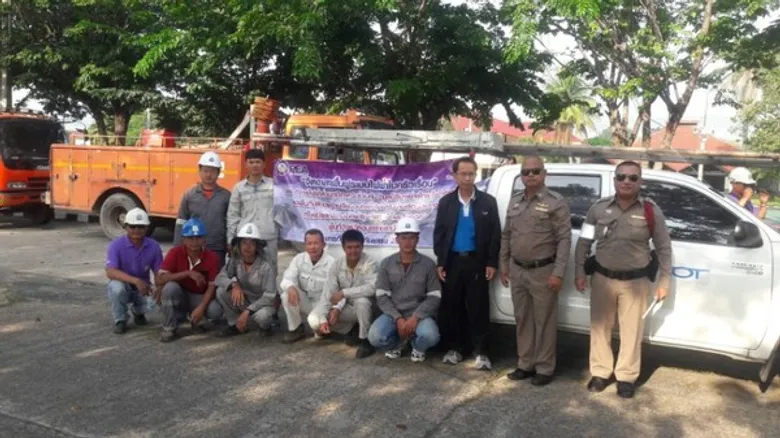 ทีโอที ฟื้นฟูช่วยเหลือผู้ประสบภัยหลังน้ำลด ร่วมกับหน่วยงานภาครัฐ/มูลนิธิ จัดกิจกรรม “ทำความดีด้วยหัวใจ”ปรับปรุงตรวจเช็คระบบโทรคมนาคม/เปลี่ยนอุปกรณ์ไฟฟ้าให้บ้านเรือนประชาชนผู้ประสบภัย