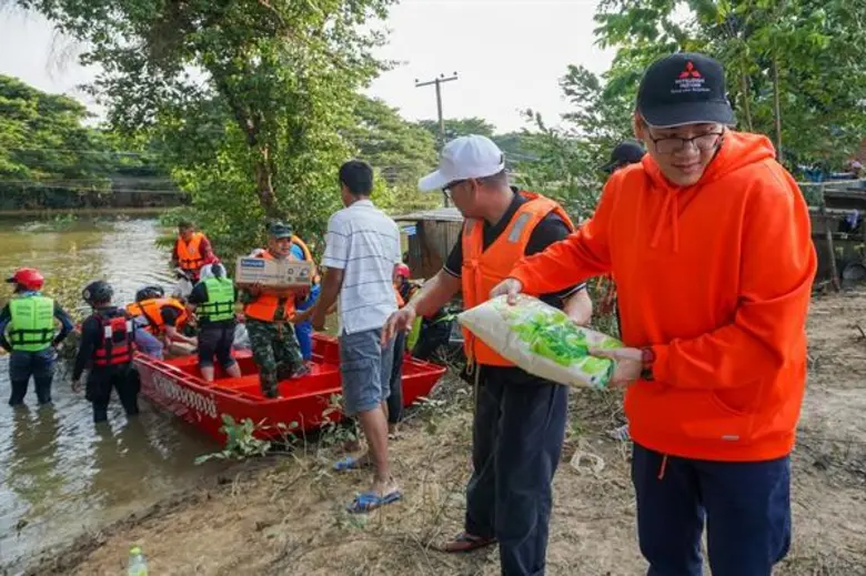 มิตซูบิชิ มอเตอร์ส ประเทศไทย จัดคาราวาน “ธารน้ำใจช่วยภัยน้ำท่วม สู่พี่น้องภาคอีสานบ้านเฮา”