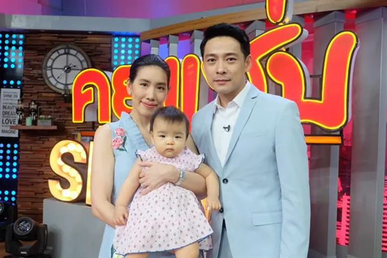 "กิ๊ฟ วรรธนะ" จูงมือ "ภรรยา" อวดความน่ารัก “น้องไลก้า” เผยชีวิตจากหนุ่มเจ้าสำราญ สู่พ่อบ้านจอมเนี้ยบ?