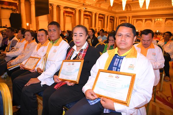 “หมอประเวศ” แนะสุดยอดผู้นำชุมชนท้องถิ่น ยึดหลัก 3H "ทำงานด้วยหัวใจ ความรู้ และลงมือทำจริงจัง"