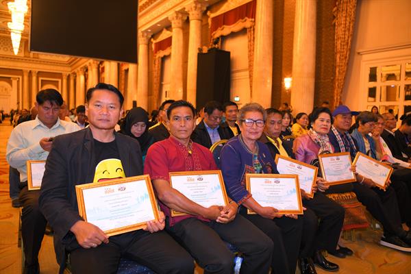 “หมอประเวศ” แนะสุดยอดผู้นำชุมชนท้องถิ่น ยึดหลัก 3H "ทำงานด้วยหัวใจ ความรู้ และลงมือทำจริงจัง"