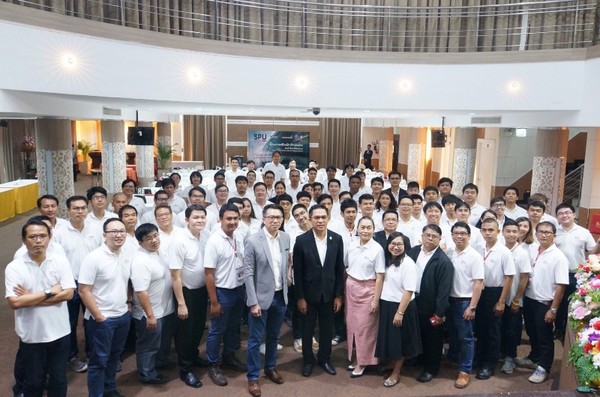 แอร์พอร์ต เรล ลิงก์ ร่วมกับมหาวิทยาลัยศรีปทุม และสถาบันคุณวุฒิวิชาชีพ ( องค์การมหาชน ) จัดโครงการอบรมเชิงปฏิบัติการหลักสูตรการสร้างผู้เชี่ยวชาญสาขาวิชาชีพรถไฟความเร็วสูงและระบบราง