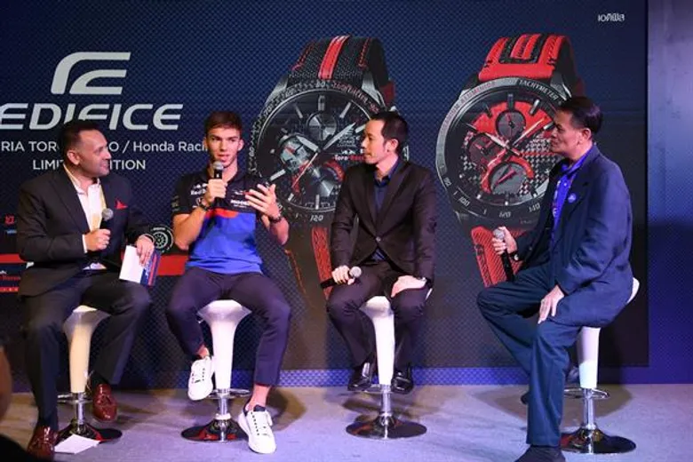 CASIO ตอกย้ำกระแสความแรงของการแข่งขันมอเตอร์สปอร์ตระดับโลก เปิดตัวนาฬิกา EDIFICE สปอร์ตโครโนกราฟเรือนบางรุ่นใหม่ล่าสุดซึ่งออกแบบร่วมกับทีม Scuderia Toro Rosso F1 และ Honda Racing
