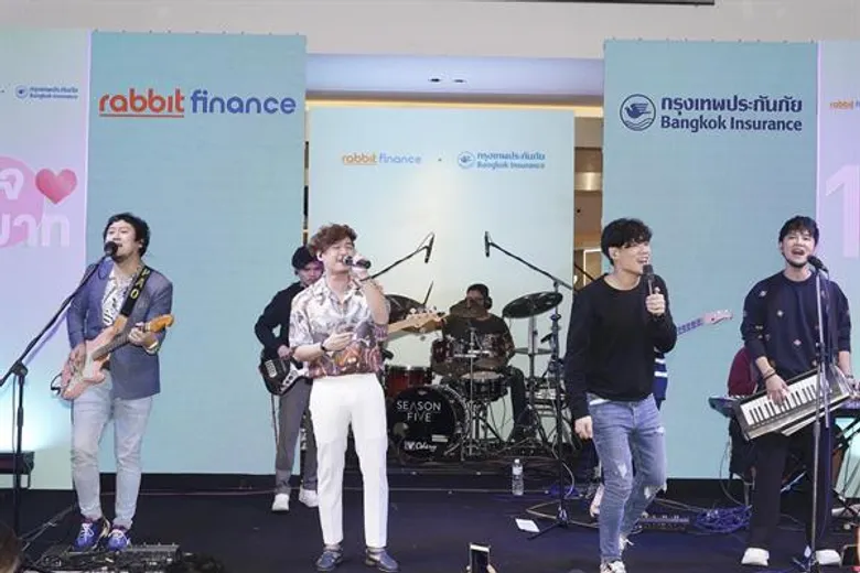 “ฟิล์ม ธนภัทร” ควง “ใบเฟิร์น-มินนี่” มอบหัวใจ ต่อชีวิตให้ผู้ยากไร้ กับมูลนิธิรามาธิบดีฯ ในกิจกรรม “แคร์ คุ้ม ทุกไลฟ์สไตล์” กับแคมเปญ “1 ใจ 1 บาท”