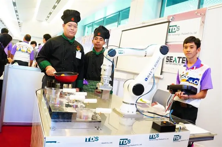 อาชีวะร่วมการแข่งขันการควบคุมหุ่นยนต์และระบบอัตโนมัติด้วยเทคโนโลยีอุตสาหกรรม 4.0 ครั้งที่ 2 (Thailand Competition on Robotic and Automation Control using Industry 4.0 Technology 2 nd)
