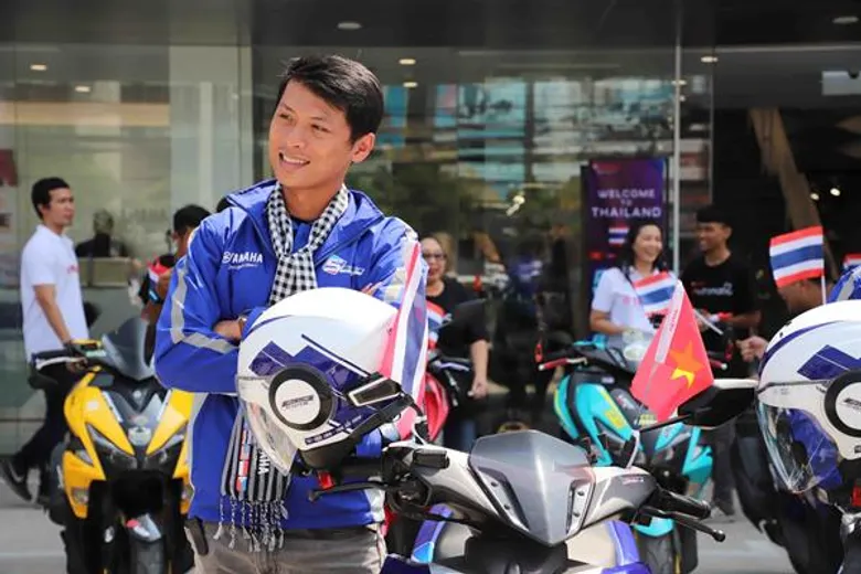 ยามาฮ่าต้อนรับขบวนอาเซียนบลูคอร์ทัวริ่ง ก่อนเข้าแวะชมยามาฮ่าพรีเมี่ยมเซอร์วิส พร้อมร่วมกิจกรรมมีทแอนด์กรี๊ด 4 นักแข่ง MotoGP สังกัดทีมยามาฮ่า
