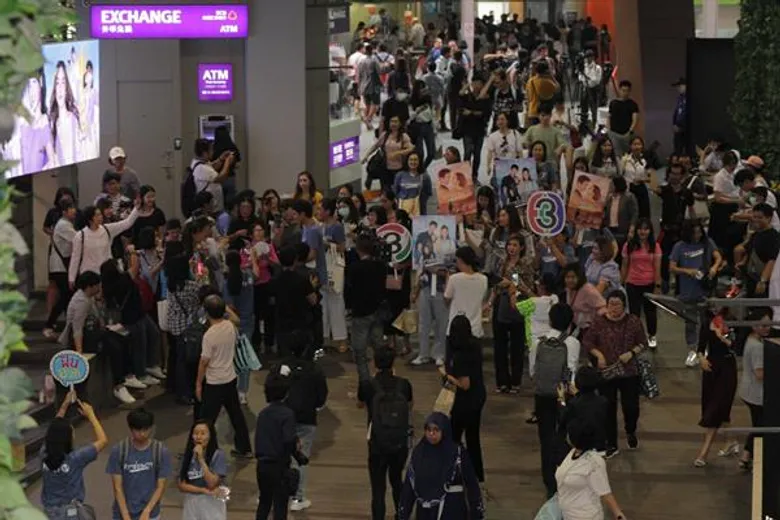 “ทิวา-ชมดาว” จูงมือออกจากป่าเข้าเมืองพบปะแฟนละครในกิจกรรม “มหัศจรรย์ ทิวาซ่อนดาว ชวนคุณรักษ์โลก”