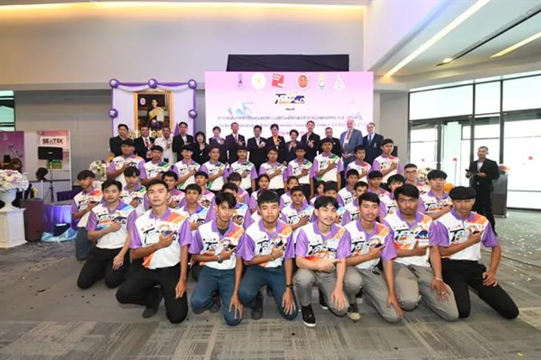 นักศึกษาอาชีวะ...คว้าถ้วยพระราชทาน สมเด็จพระกนิษฐาธิราชเจ้า กรมสมเด็จพระเทพรัตนราชสุดา ฯ สยามบรมราชกุมารี การแข่งขันควบคุมหุ่นยนต์และระบบอัตโนมัติ
