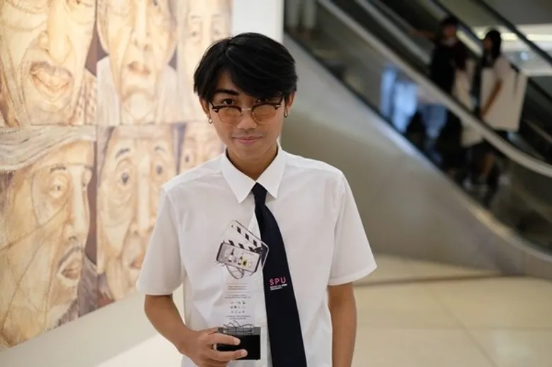 รักนี้..พี่พุ่งสุดตัว ผลงานเด็กฟิล์ม ม.ศรีปทุม คว้ารางวัล หนังสั้นไทยดีมีมารยาท