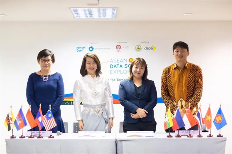 เยาวชนไทยคว้ารางวัลรองชนะเลิศอันดับสอง จากเวที ASEAN Data Science Explorers ระดับภูมิภาค ประจำปี 2562 จากการนำเสนอโครงการแก้ปัญหาความเหลื่อมล้ำทางเพศ