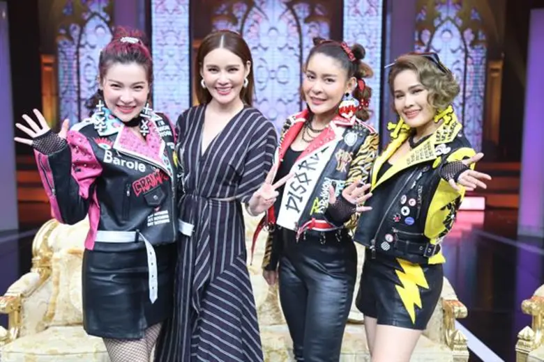 ทีวีไกด์: รายการ “หอมเล็กเป็กShow” “ญาญ่าญิ๋ง” รัก “ตุลย์” แฮปปี้ เพราะมีเคล็ดลับดี “เอกชัย” พึ่งมีดหมอแค่ทำตา นอกนั้นดูแลตัวเอง