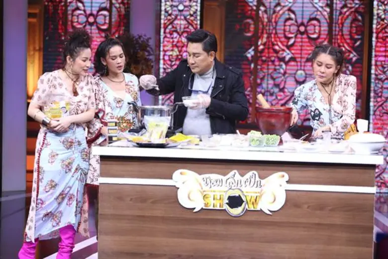 ทีวีไกด์: รายการ “หอมเล็กเป็กShow” “ญาญ่าญิ๋ง” รัก “ตุลย์” แฮปปี้ เพราะมีเคล็ดลับดี “เอกชัย” พึ่งมีดหมอแค่ทำตา นอกนั้นดูแลตัวเอง