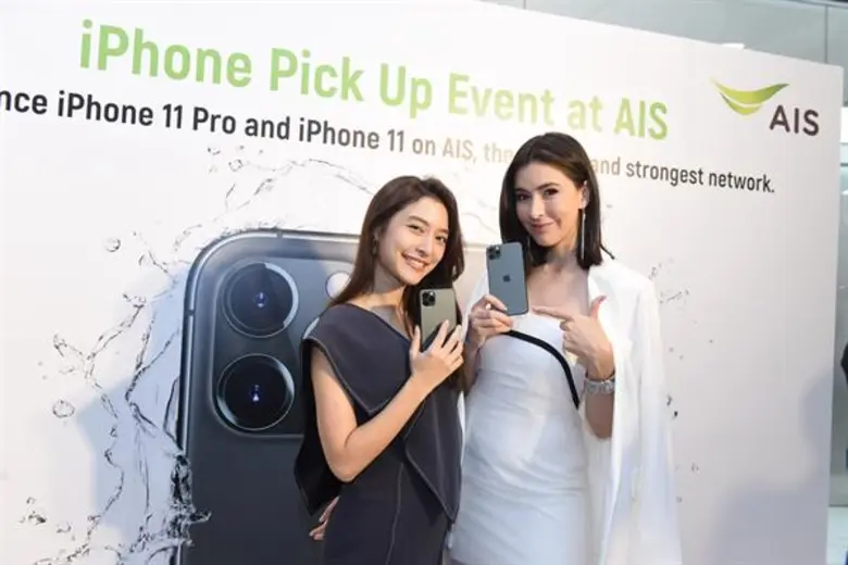ออร่ากระจาย!! มิว-ริต้า ประชันความสวยทะลุ  iPhone 11 Pro Max