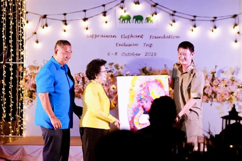 ศูนย์อนุรักษ์ช้างและมูลนิธิช้างทรัพย์ไพรวัลย์จัดกิจกรรมครบรอบ 1 ปี ระดมทุนกว่า 4 ล้านบาทเสริมสร้างคุณภาพชีวิตที่ดีขึ้นให้กับช้างปลดระวาง