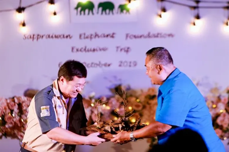 ศูนย์อนุรักษ์ช้างและมูลนิธิช้างทรัพย์ไพรวัลย์จัดกิจกรรมครบรอบ 1 ปี ระดมทุนกว่า 4 ล้านบาทเสริมสร้างคุณภาพชีวิตที่ดีขึ้นให้กับช้างปลดระวาง