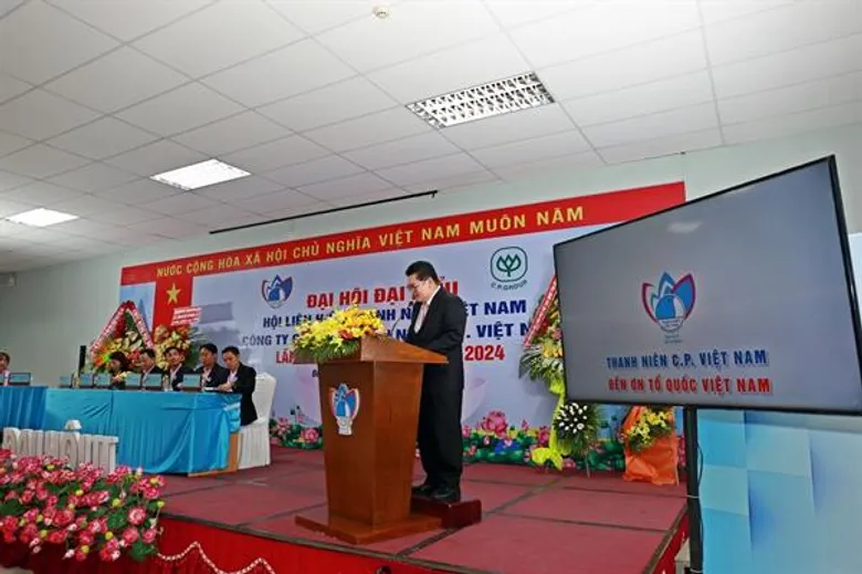 กรรมการผู้จัดการ ซี.พี. เวียดนาม รับเหรียญเกียรติคุณ เพื่อเยาวชน