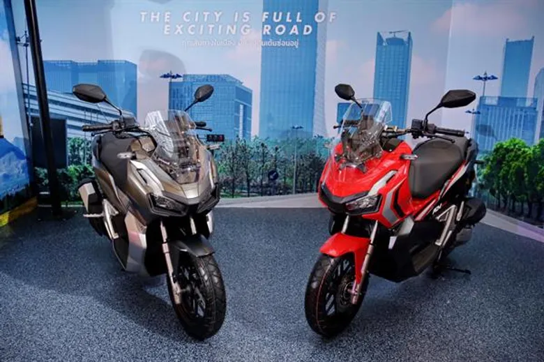 กระหึ่ม! วงการรถจักรยานยนต์ ฮอนด้า เปิดตัว New ADV150 สตรีทแอดเวนเจอร์ เอ.ที. ครั้งแรกในเมืองไทย