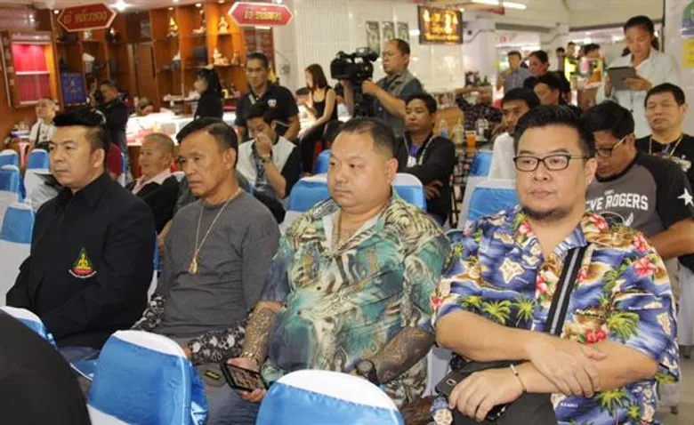 พันธุ์ทิพย์ งามวงศ์วาน ให้การต้อนรับคณะผู้จัดงานมหกรรมการประกวดการอนุรักษ์ พระบูชา พระเครื่อง และเหรียญคณาจารย์ทั่วประเทศ