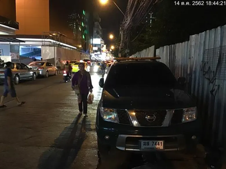เขตวัฒนาจัดระเบียบผู้ค้าในซอยสุขุมวิท 11