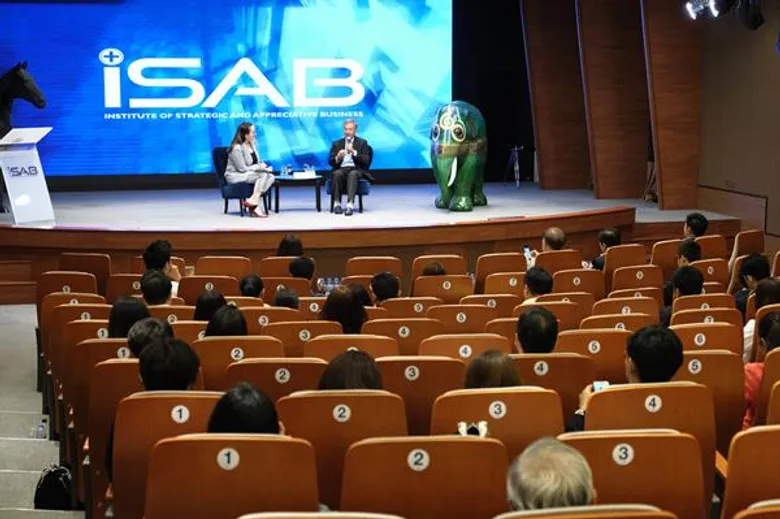 iSAB ชวน “อาหนิง นิรุตติ์” แบ่งปันมุมมองวิธีคิด เติมพลังบวกให้ผู้ใฝ่รู้ หลักสูตร THE MASTER